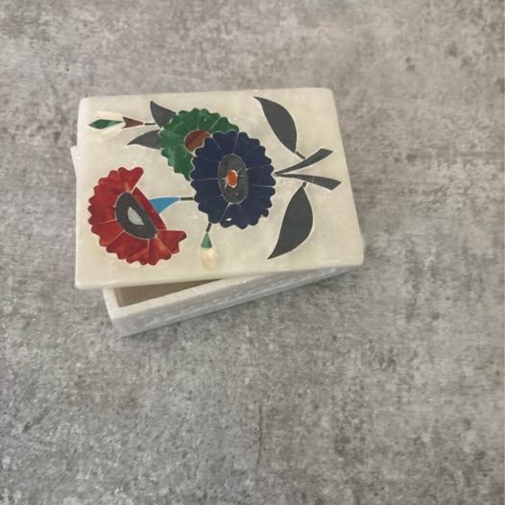 Vintage  Marble Jewelry Box Pietra Dura Gemstone Inlay Hand Carved Jali.